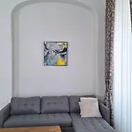 Апартаменты Stadtpalais Domblick-suite 4 Mit Balkon Maximal 6 Personen