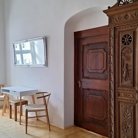 Stadtpalais Domblick-suite 4 Mit Balkon Maximal 6 Personen Appartement