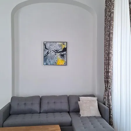 Apartment Stadtpalais Domblick-suite 4 Mit Balkon Maximal 6 Personen