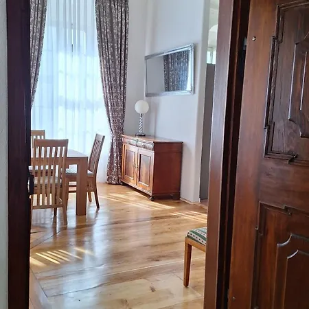 Apartment Stadtpalais Domblick-suite 4 Mit Balkon Maximal 6 Personen Bautzen