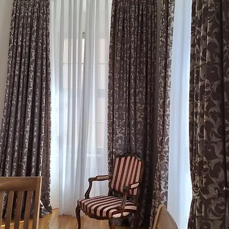 Apartment Stadtpalais Domblick-suite 4 Mit Balkon Maximal 6 Personen Bautzen