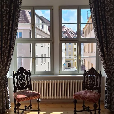 Apartment Stadtpalais Domblick-suite 4 Mit Balkon Maximal 6 Personen