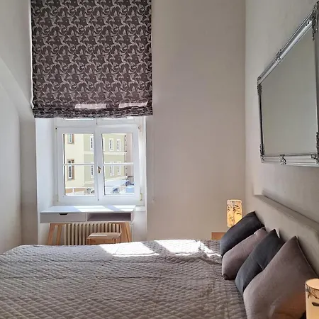 Apartment Stadtpalais Domblick-suite 4 Mit Balkon Maximal 6 Personen