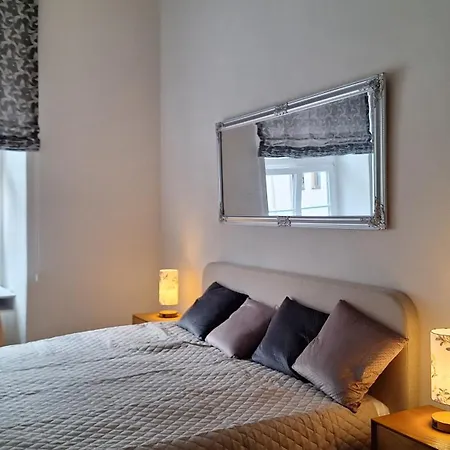 Stadtpalais Domblick-suite 4 Mit Balkon Maximal 6 Personen Appartement