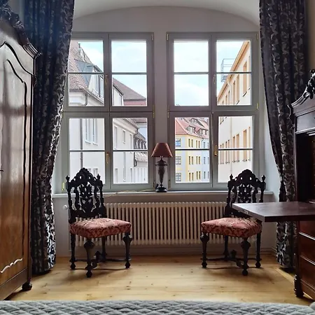 Apartment Stadtpalais Domblick-suite 4 Mit Balkon Maximal 6 Personen