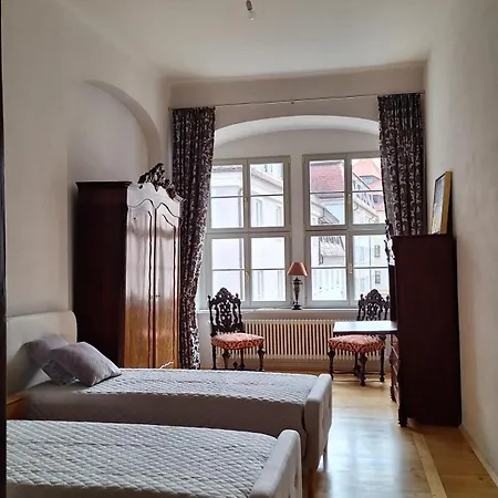 Stadtpalais Domblick-suite 4 Mit Balkon Maximal 6 Personen Appartement *