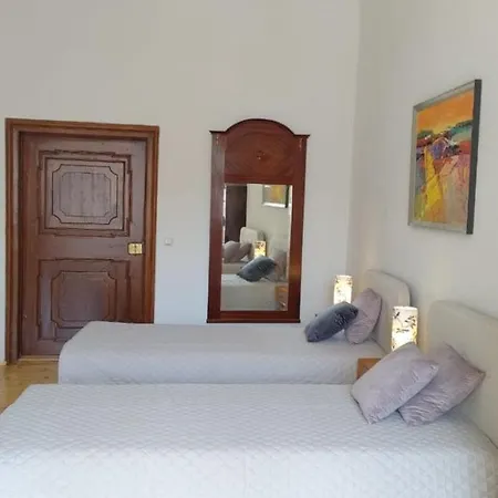 Appartement Stadtpalais Domblick-suite 4 Mit Balkon Maximal 6 Personen