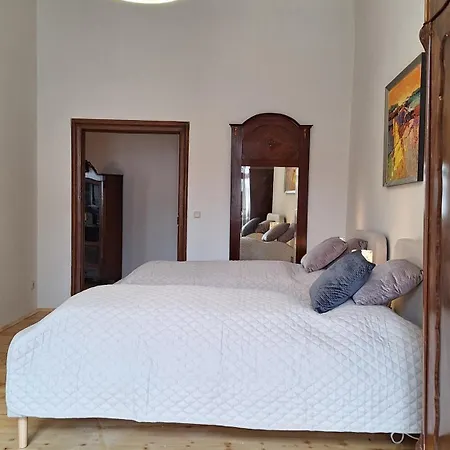 Stadtpalais Domblick-suite 4 Mit Balkon Maximal 6 Personen Appartement *