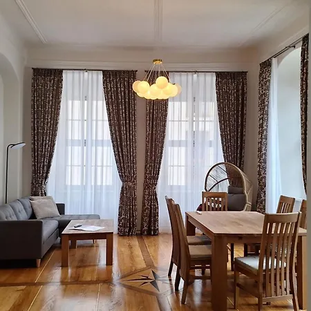 Appartement Stadtpalais Domblick-suite 4 Mit Balkon Maximal 6 Personen *