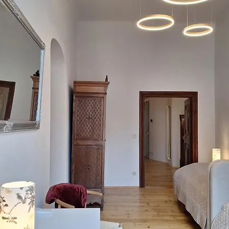 Stadtpalais Domblick-suite 4 Mit Balkon Maximal 6 Personen Appartement