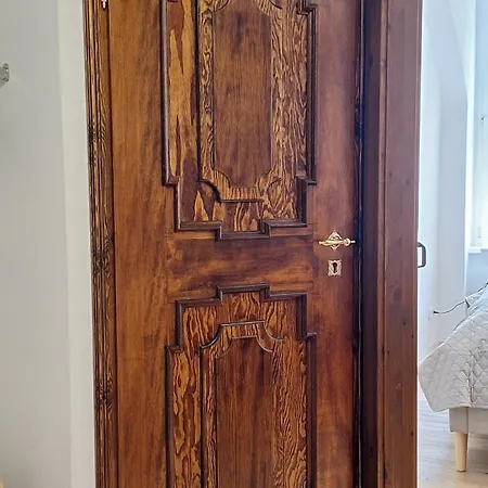 Stadtpalais Domblick-suite 4 Mit Balkon Maximal 6 Personen
