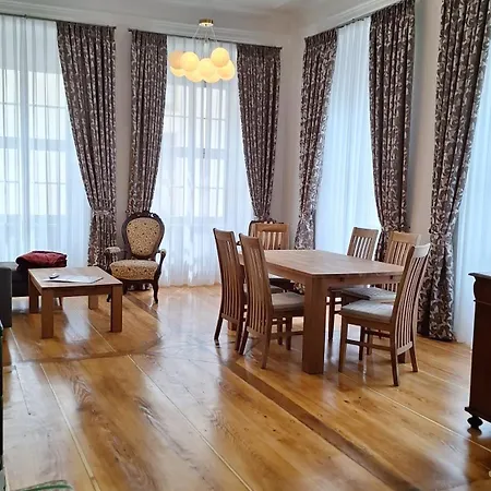Stadtpalais Domblick-suite 4 Mit Balkon Maximal 6 Personen Appartement *